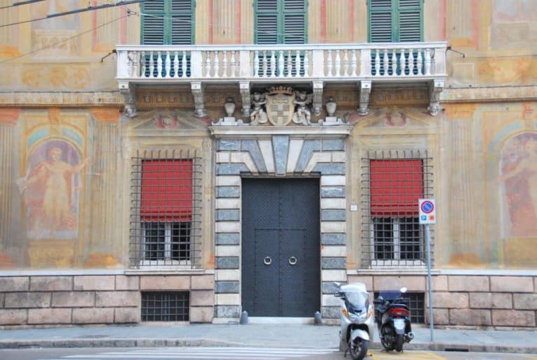 Italia, Genova – facciata di una casa, Febbraio 2012 (Genova)