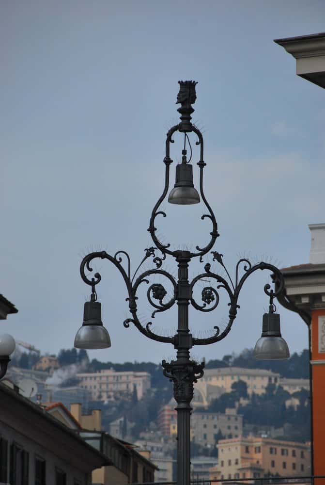 Italia, Genova – magnifico lampione, Febbraio 2012 (Genova)