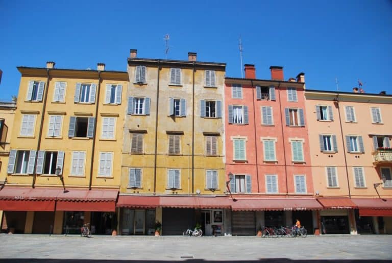 Italy, Modena – blue sky, 2010 (Emilia-Romaña)