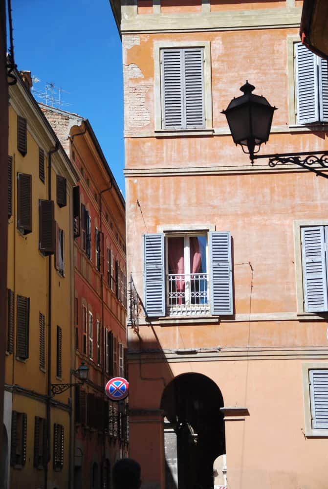 Italy, Modena – at the corner, 2010 (Emilia-Romaña)