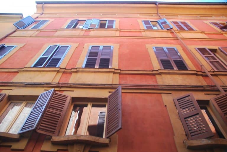Italy, Modena – looking up, 2010 (Emilia-Romaña)