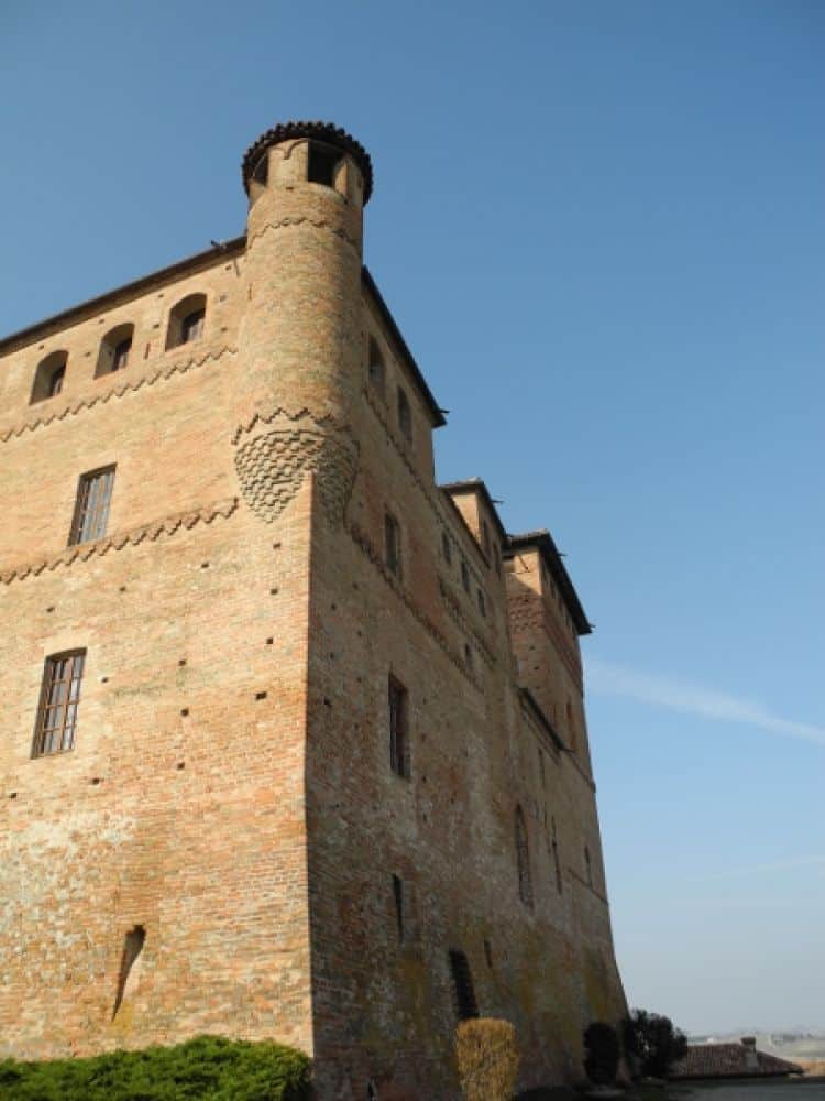 Italia, Langhe – castello, 2012 (Piemonte)