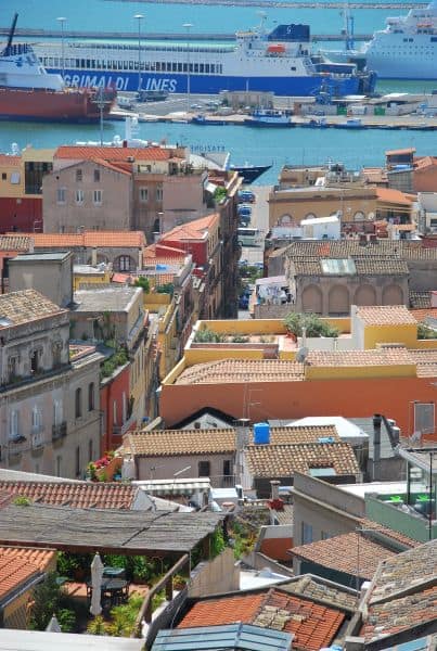 Italia, Sardegna, Cagliari – guardando in basso, 2010 (Sardegna)