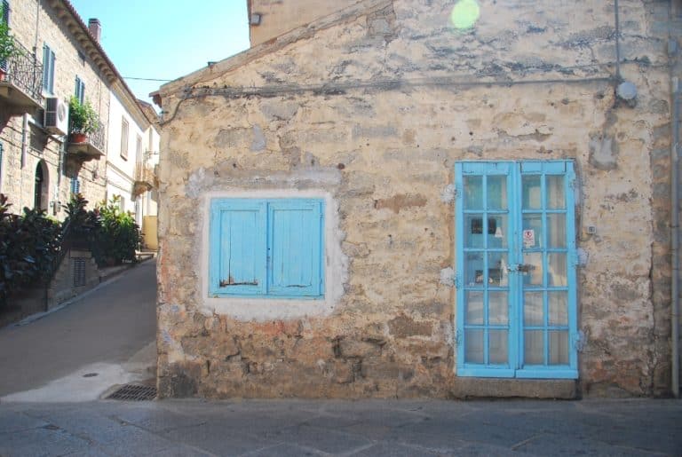 Italia, Sardegna, Arzachena – finestra, 2010 (Sardegna)