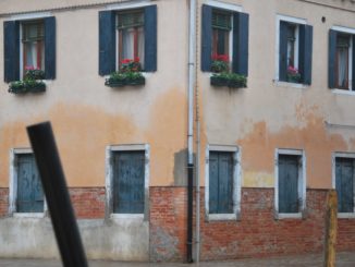 Italy, Venice – statue and lamp, Nov. 2012