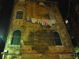 イタリア、ベニス－水上の家 2012年11月