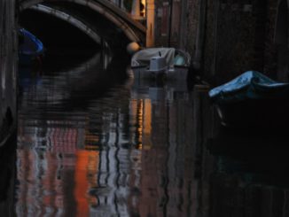 Italy, Venice – statue and lamp, Nov. 2012