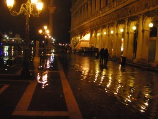 Italy, Venice – statue and lamp, Nov. 2012