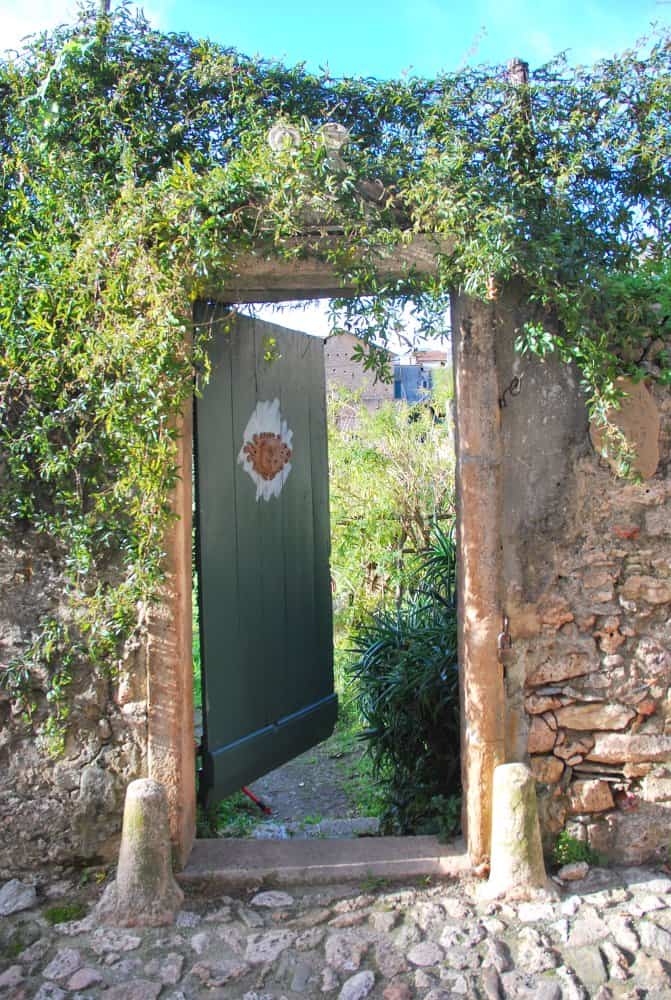Italy, Verezzi – opened door, Dec.2012 (Liguria)
