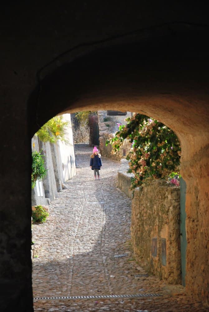Italy, Verezzi – child, Dec.2012 (Liguria)