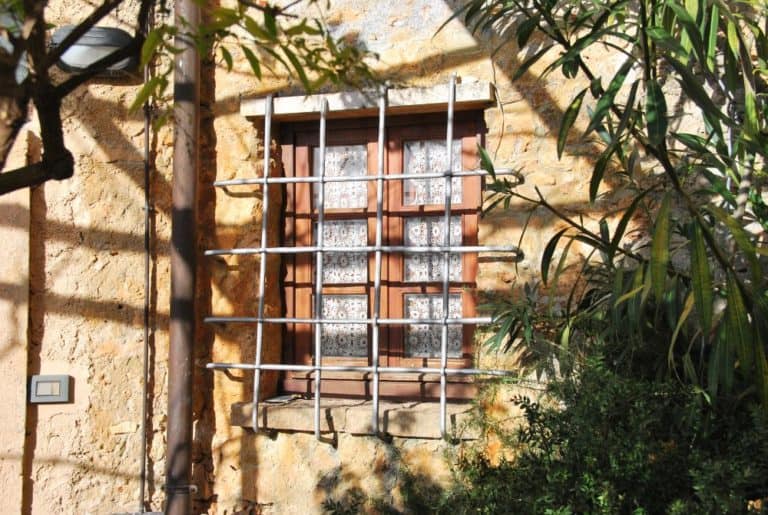 Italy, Verezzi – lots of lines, Dec.2012 (Liguria)