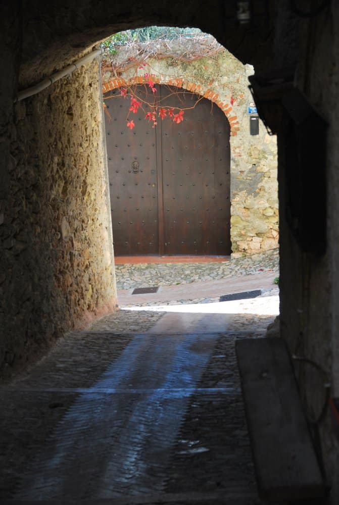 Italia, Verezzi – oltre il tunnel, dicembre 2012 (Liguria)