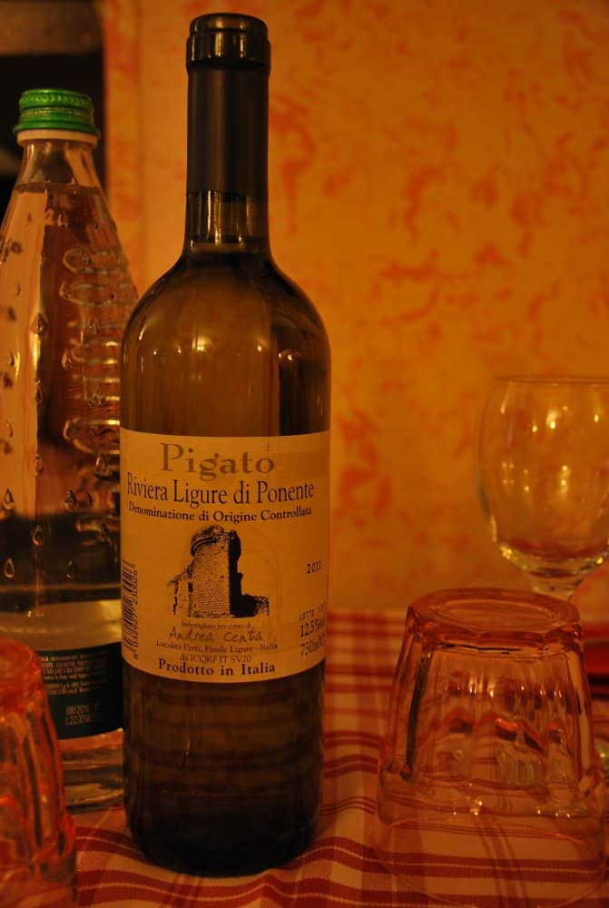 Italia, Verezzi – vino locale, dicembre 2012 (Liguria)