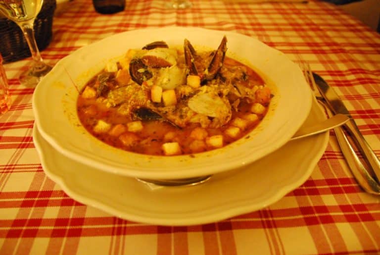 Zuppa di frutti di mare