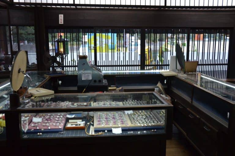 Japan, Iseshima – inside shop, Jan.2013 (Iseshima)