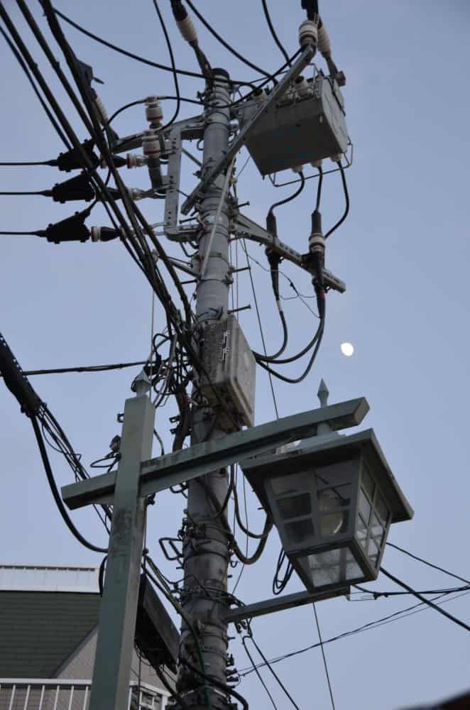 Japan, Kamakura – telegraph pole, Dec.2012