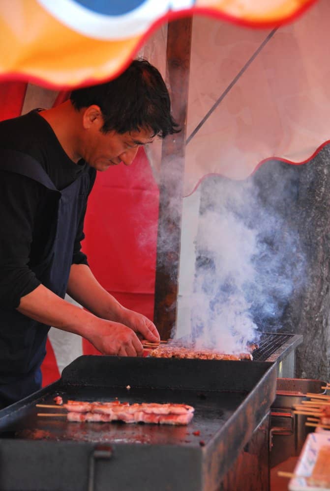 日本、祭り－焼き鳥 2012年4月 (東京)