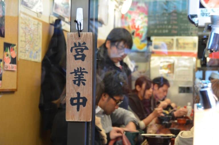 Queue to eat big bowl of seafood