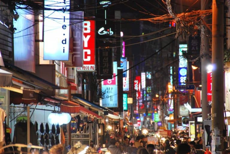 Korea, Busan – lively, Apr.2012 (Busan)