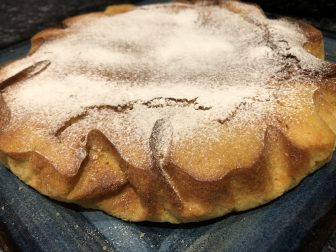 Covid cosa fare, per esempio una torta