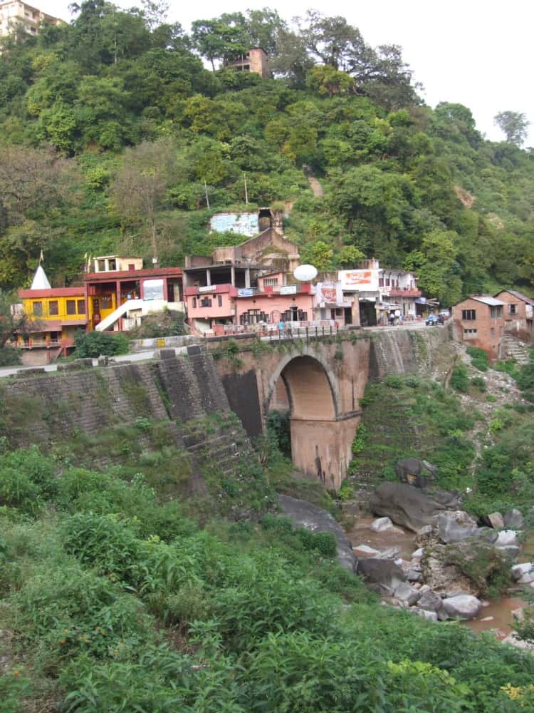 India, towards Dharamsala – bridge, Sept.2006 (Dharamsala)