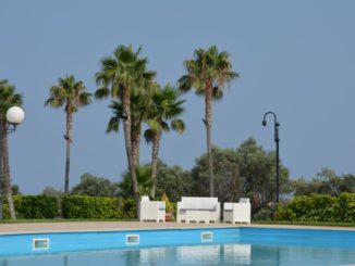 La piscina in hotel a Roccella Ionica