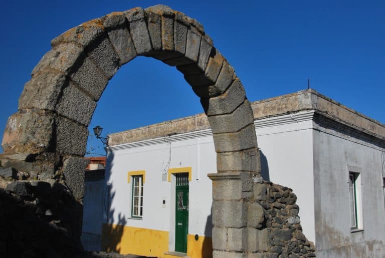 Portugal, Beja – arch, Dec.2011 (Alentejo)