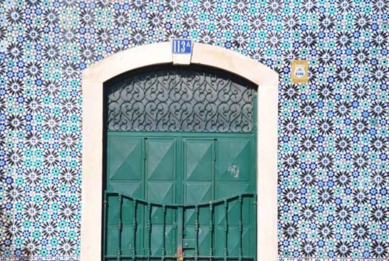 Portugal, Lisbon – tiled wall, 2011 (Lisbon)