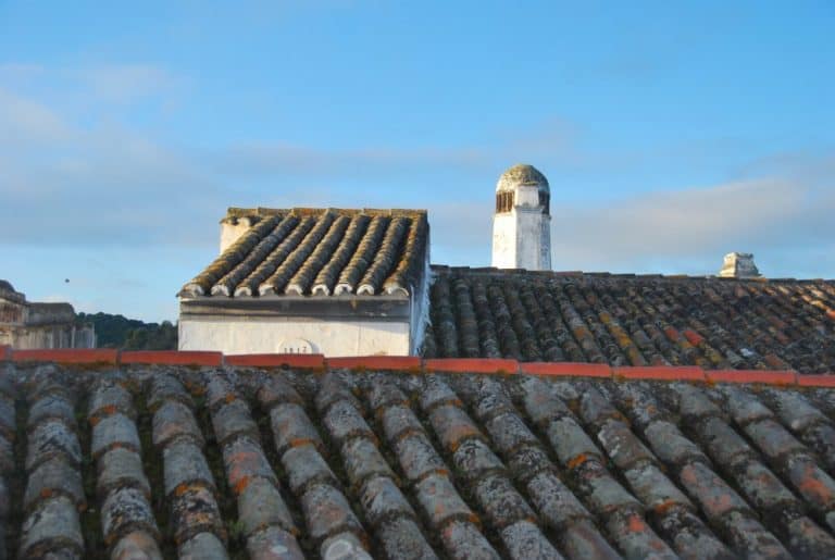 Portogallo, Mertola – tetti con tegole, gennaio 2012 (Alentejo)