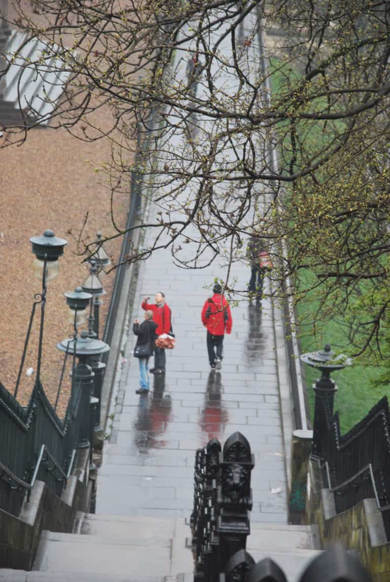 Edimburgo sotto la pioggia