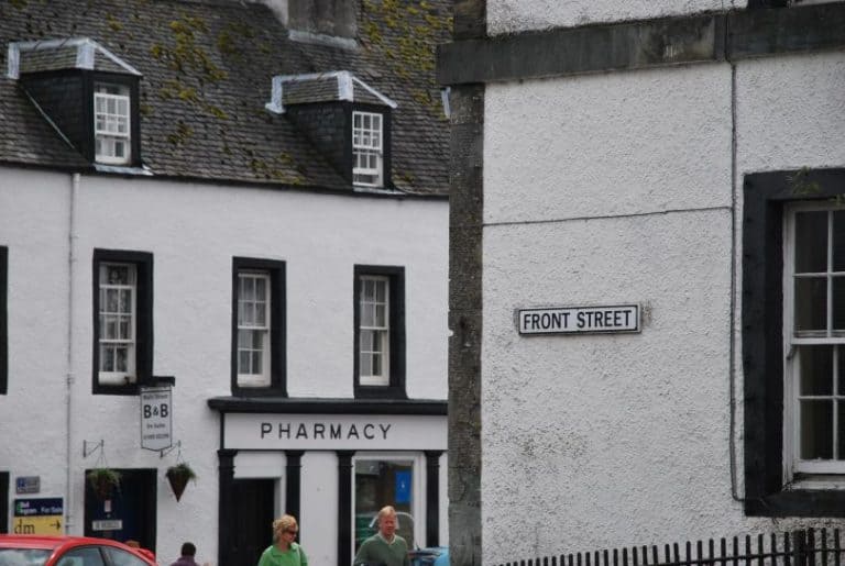 Scotland, Inveraray – white walls, 2010
