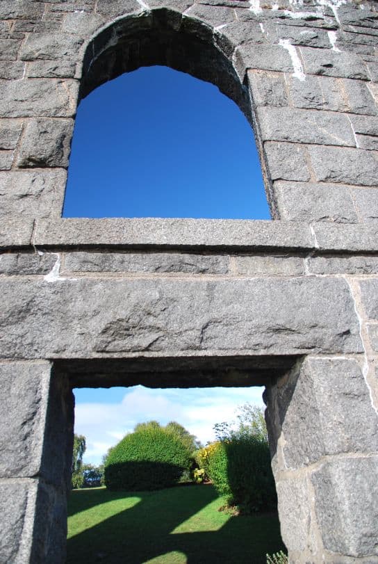 Scotland, Oban – windows, 2010