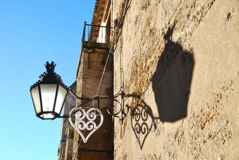 Spain, Cordoba – lamp, Dec. 2010 (Andalucía) (Córdoba)