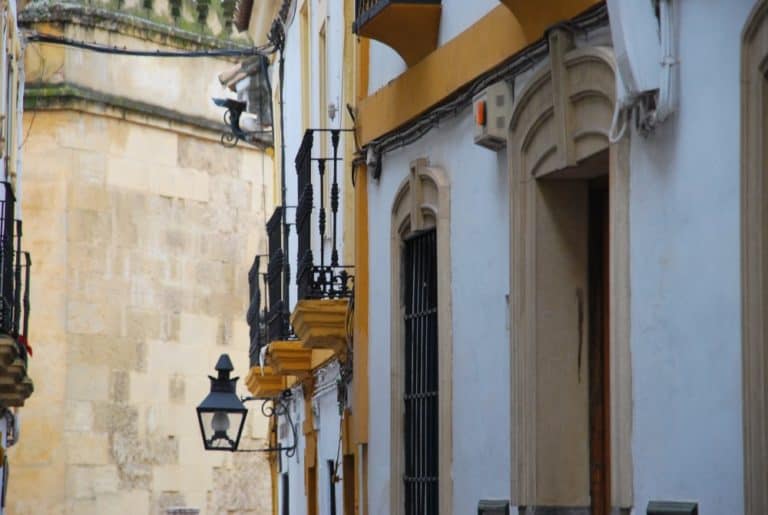 Spain, Cordoba – at the corner, Dec. 2010 (Andalucía) (Córdoba)