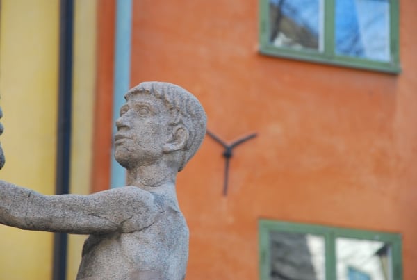 Sweden, Stockholm – statue of a boy, 2011 (Stockholm)