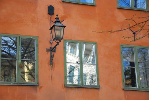 Sweden, Stockholm – salmon pink house, 2011 (Estocolmo)