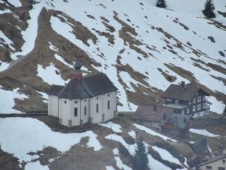 スイス、氷河鉄道－家と花 2012年5月