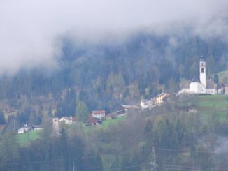 スイス、ベルニナ鉄道－屋根 2012年5月