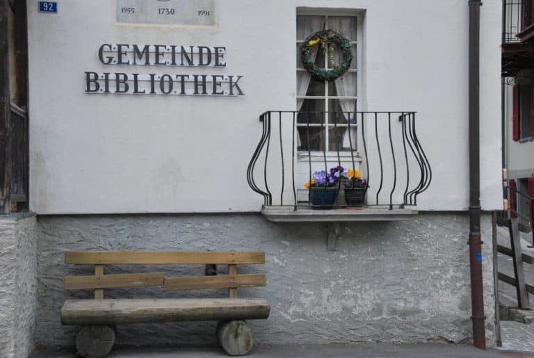 Svizzera, Zermatt – biblioteca, maggio 2012 (Zermatt)