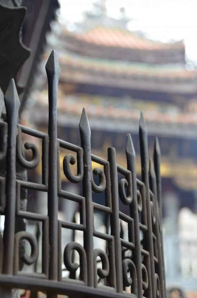 Taiwan, Sansia – fence, Dec. 2012