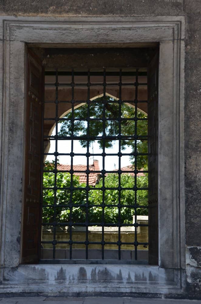 Turkey, Istanbul – window on the wall, Aug.2012 (Istanbul)