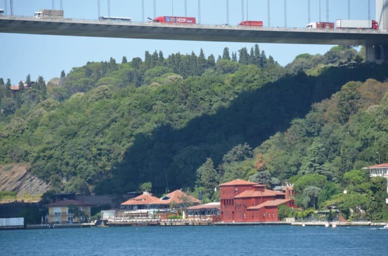 Turkey, Istanbul – bridge and its shadow, Aug.2012 (Estambúl)