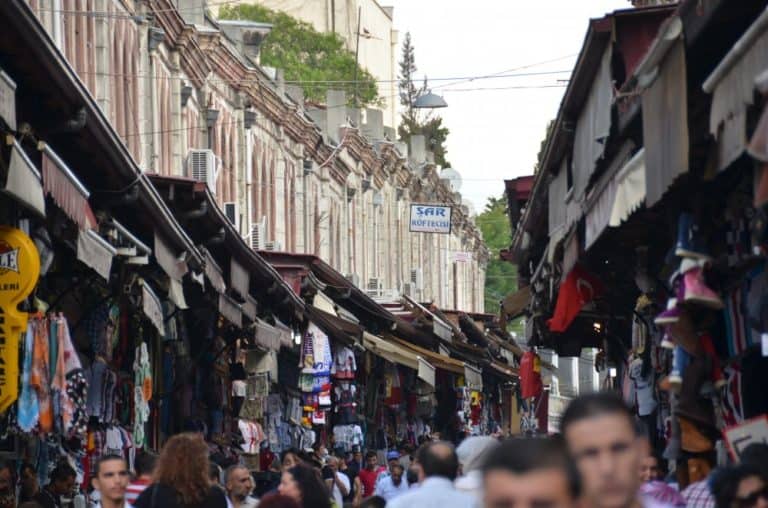 Turkey, Istanbul – crowd, Aug.2012 (Estambúl)