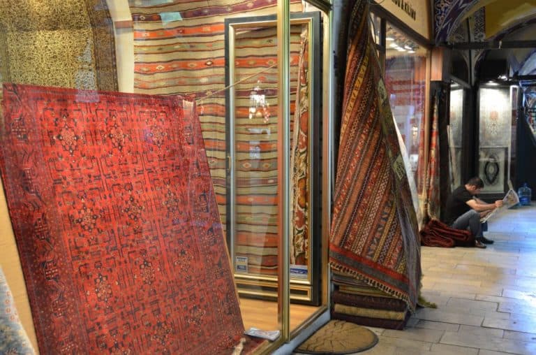 Turkey, Istanbul – carpet, Aug.2012 (Estambúl)