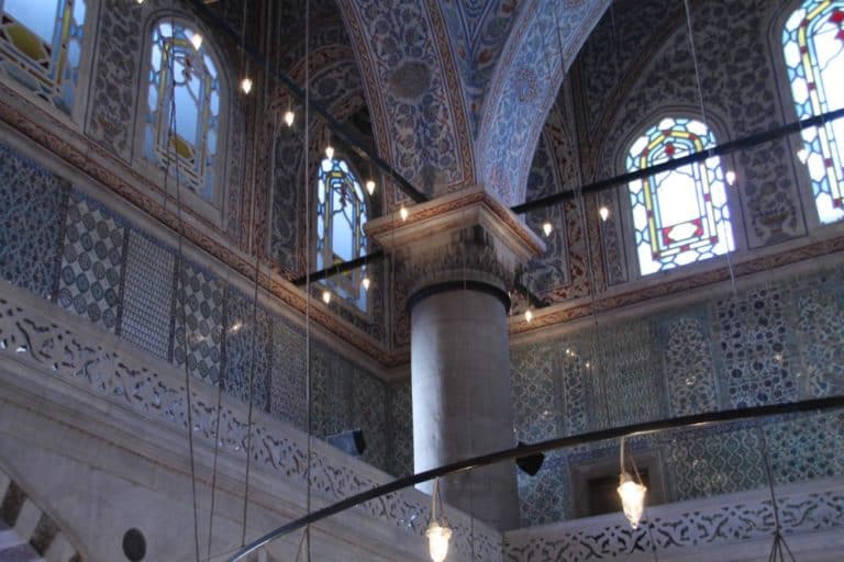 Turkey, Istanbul – corner of a mosque, August 2012 (Estambúl)