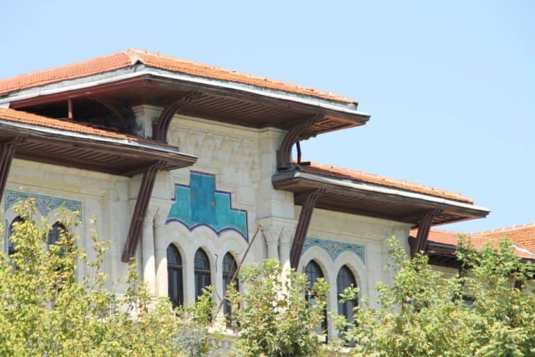 Turkey, Istanbul – colored building , August 2012 (Estambúl)