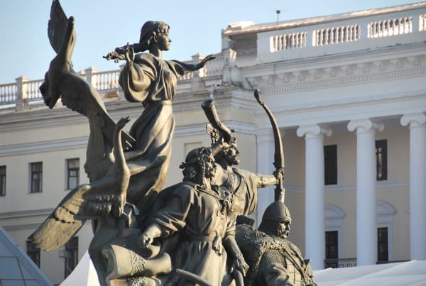 Ukraine, Kiev – statue, 2011 (Kiev)