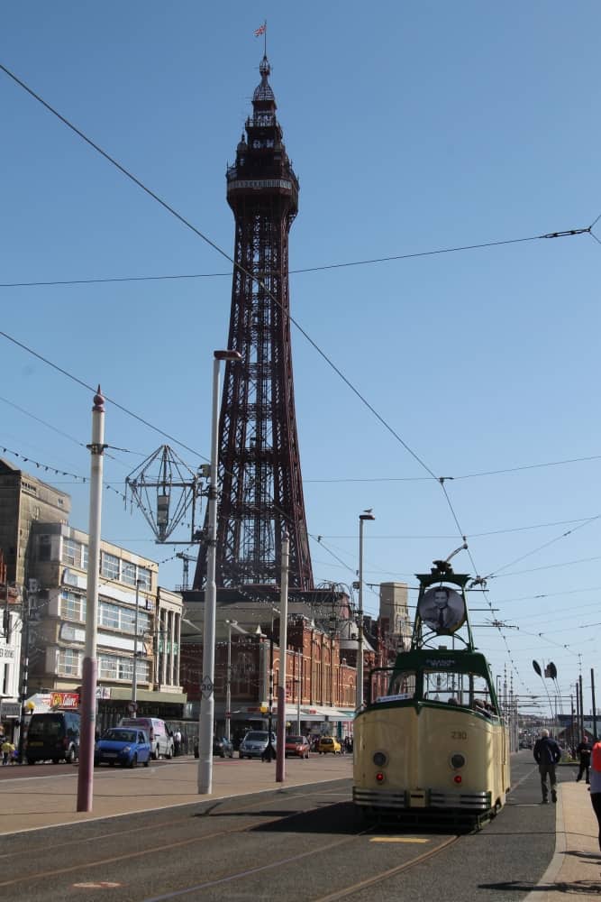 spiaggia – torre e tram, Mag.2016 (Blackpool)