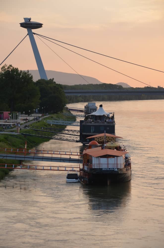 Novy most – barche ormeggiate, Mag.2016 (Bratislava)