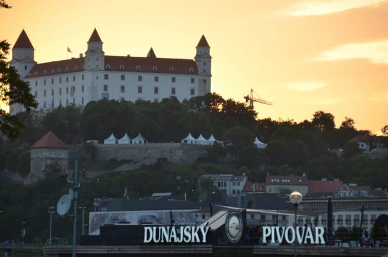 Castello di Bratislava – castello e nome del ristorante, Mag.2016 (Bratislava)